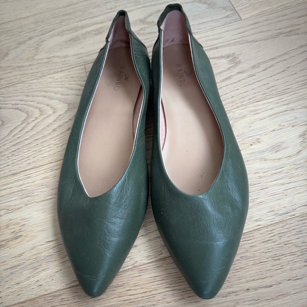 Women's Green Leather Flats (size 8)